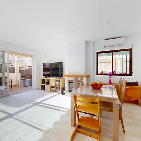 El Olivo And Brisas House Holiday home
